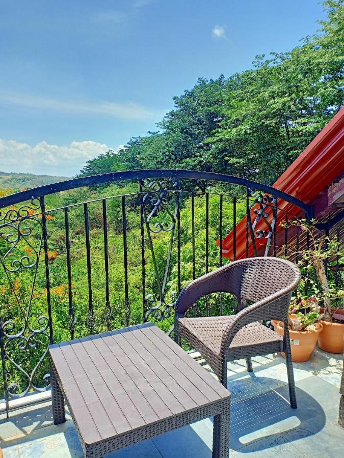 El Castillo Bed And Breakfast Angono Dış mekan fotoğraf