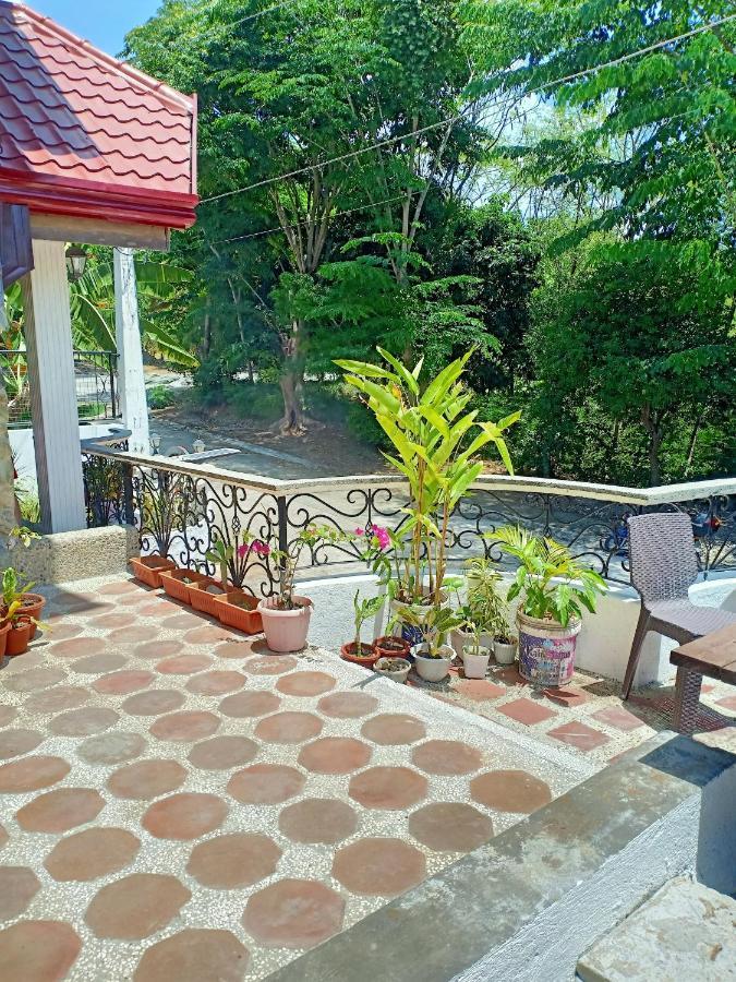 El Castillo Bed And Breakfast Angono Dış mekan fotoğraf