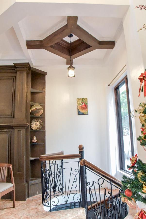 El Castillo Bed And Breakfast Angono Dış mekan fotoğraf