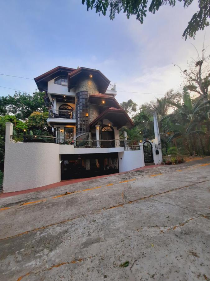 El Castillo Bed And Breakfast Angono Dış mekan fotoğraf