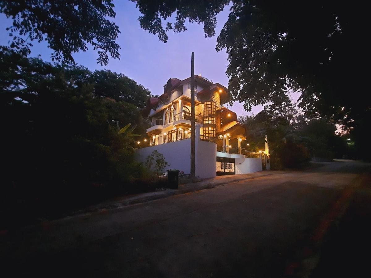 El Castillo Bed And Breakfast Angono Dış mekan fotoğraf
