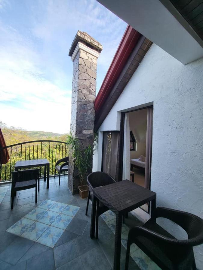 El Castillo Bed And Breakfast Angono Dış mekan fotoğraf