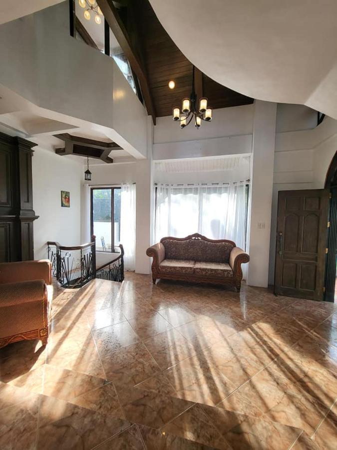 El Castillo Bed And Breakfast Angono Dış mekan fotoğraf